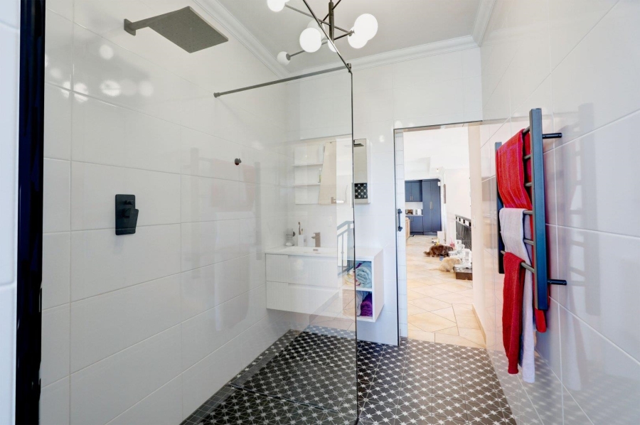 5 Bedroom Property for Sale in Welgemoed Western Cape